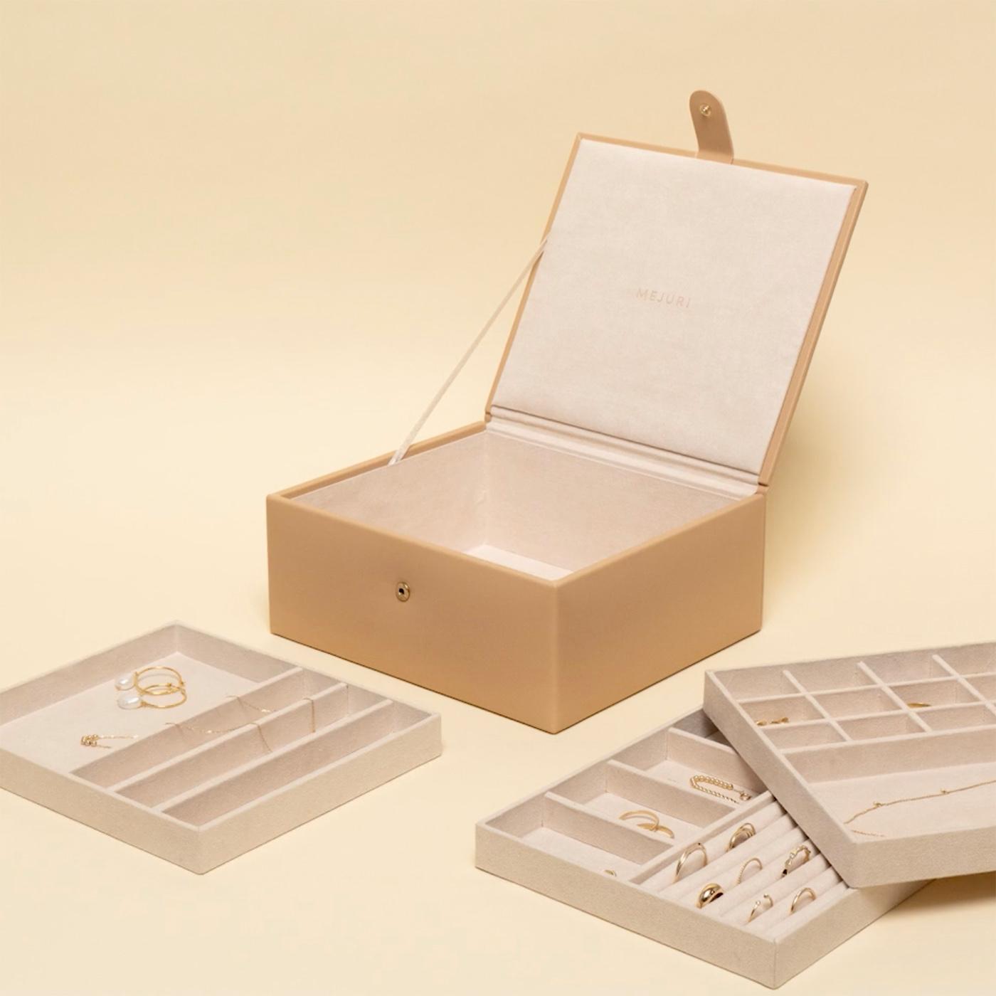 Mejuri Jewelry Case Review